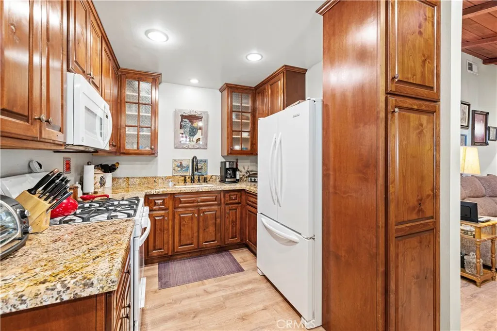 19120 Avenue Of The Oaks UNIT A, Newhall, CA, 91321