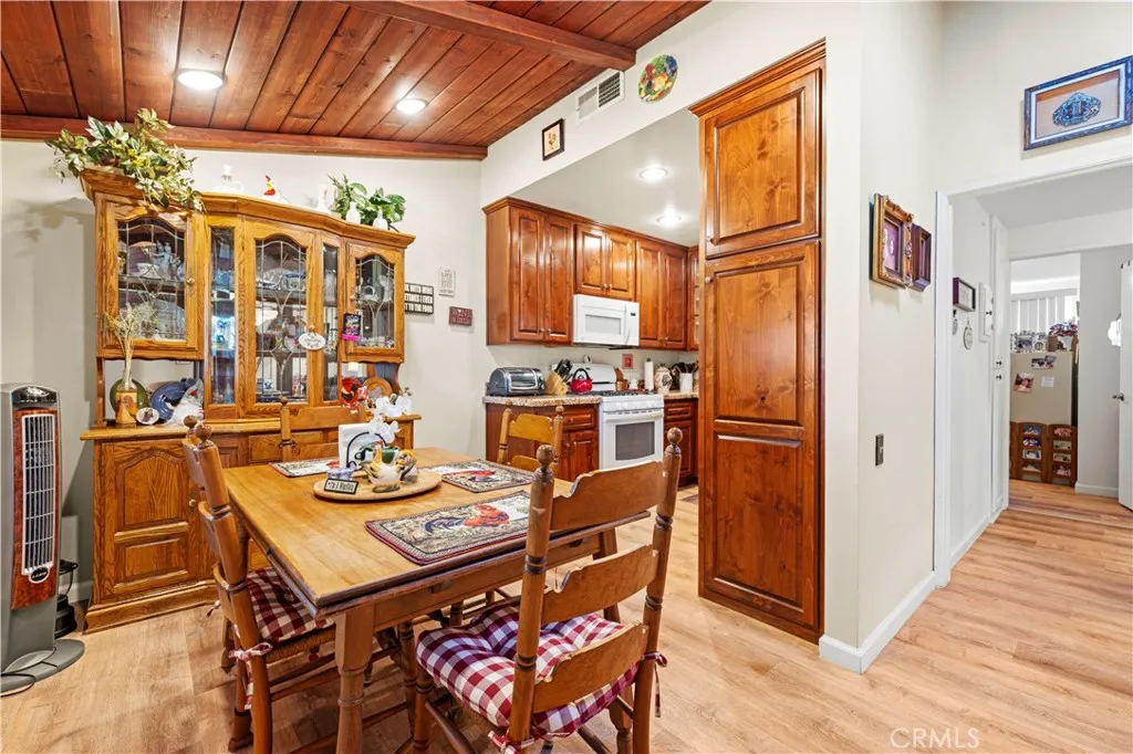 19120 Avenue Of The Oaks UNIT A, Newhall, CA, 91321