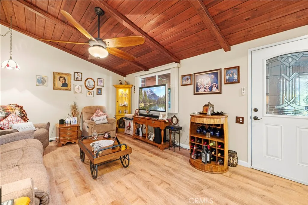 19120 Avenue Of The Oaks UNIT A, Newhall, CA, 91321
