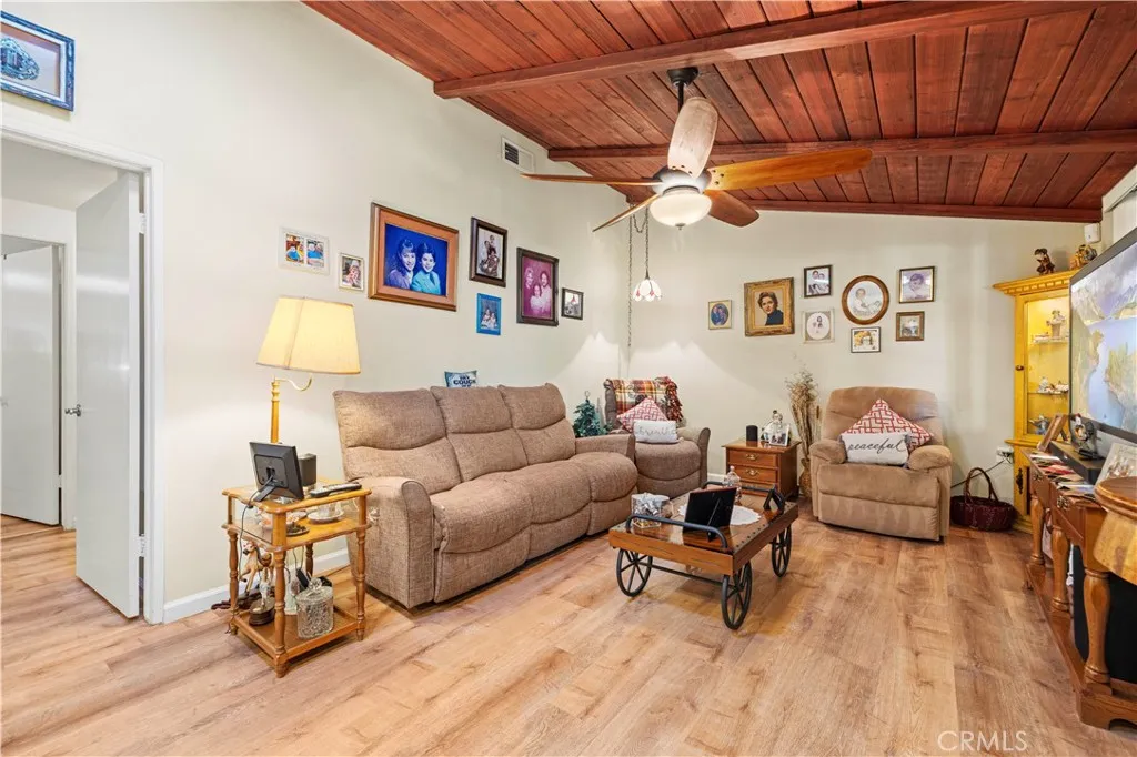 19120 Avenue Of The Oaks UNIT A, Newhall, CA, 91321