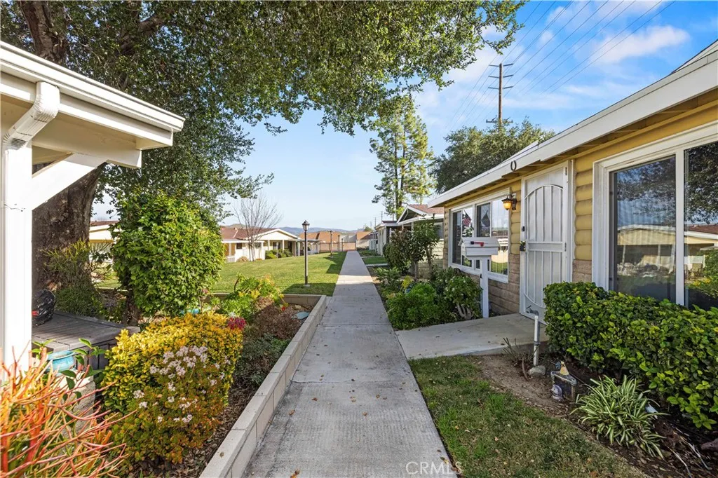 19120 Avenue Of The Oaks UNIT A, Newhall, CA, 91321
