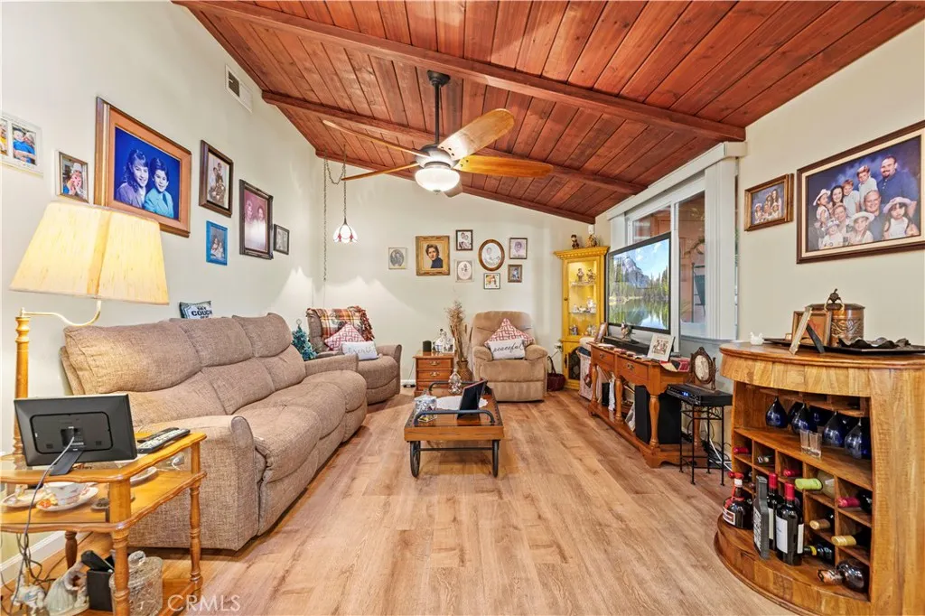 19120 Avenue Of The Oaks UNIT A, Newhall, CA, 91321