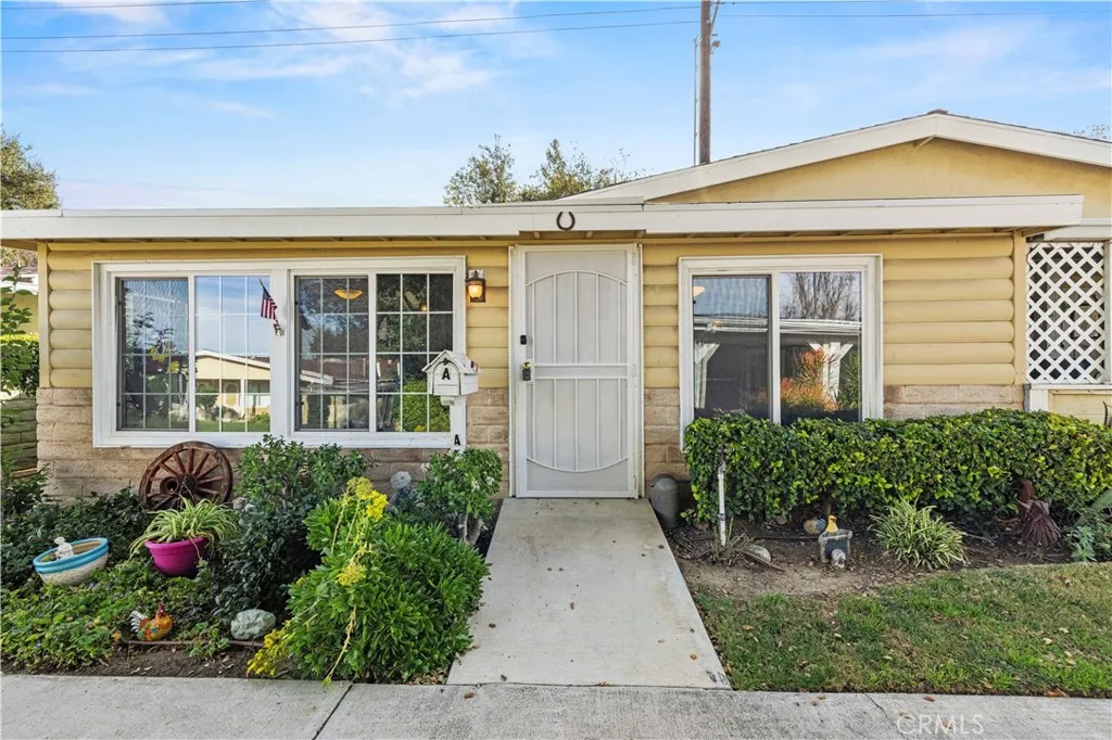 19120 Avenue Of The Oaks UNIT A, Newhall, CA, 91321