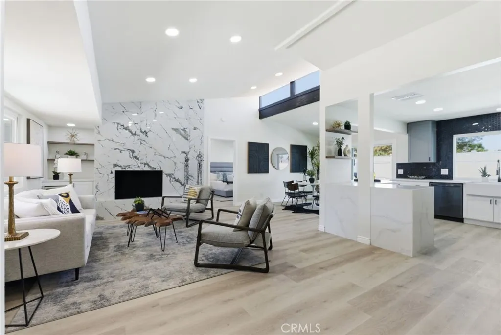 Palm Desert, CA 92211