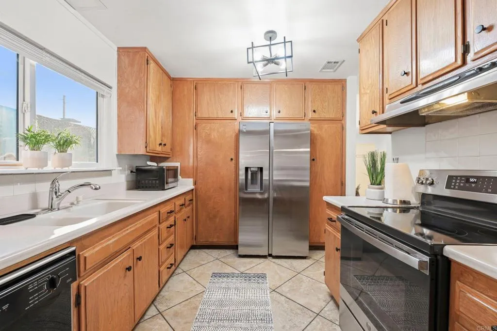 https://cdn.realtyfeed.com/cdn/127/306714577/7b098c416486800e8bce28b45602ba31.webp
