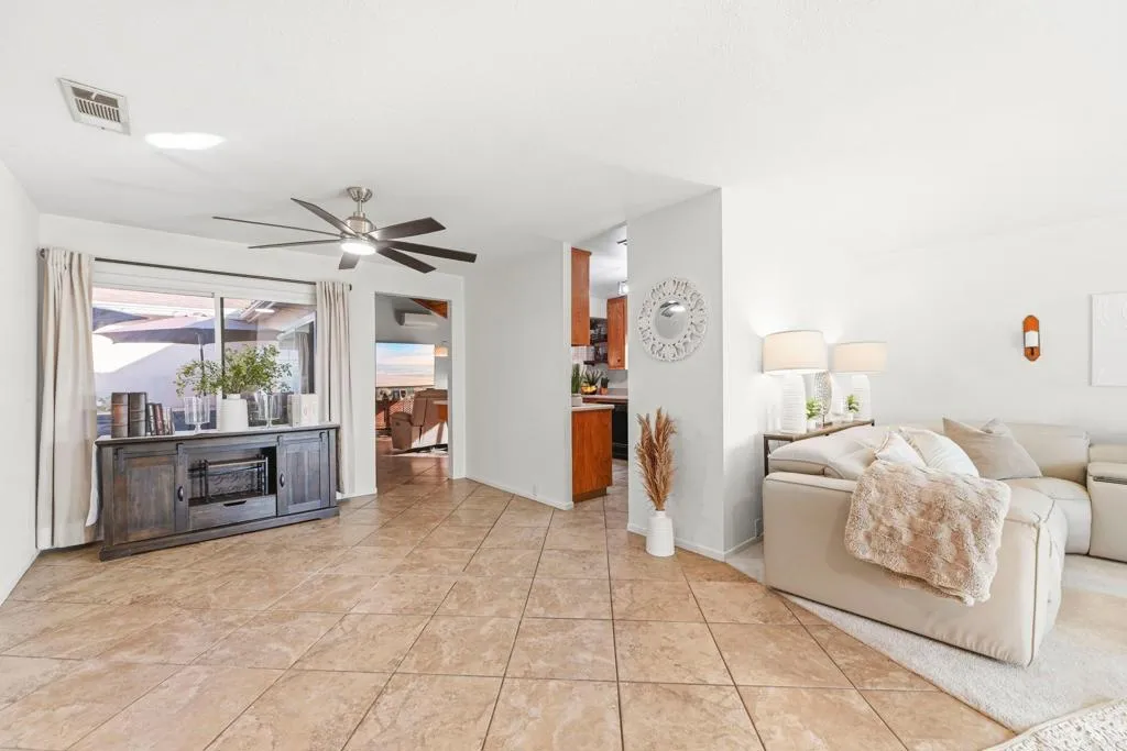 https://cdn.realtyfeed.com/cdn/127/306714577/964a63f5a11d5efa01069dd87019392a.webp