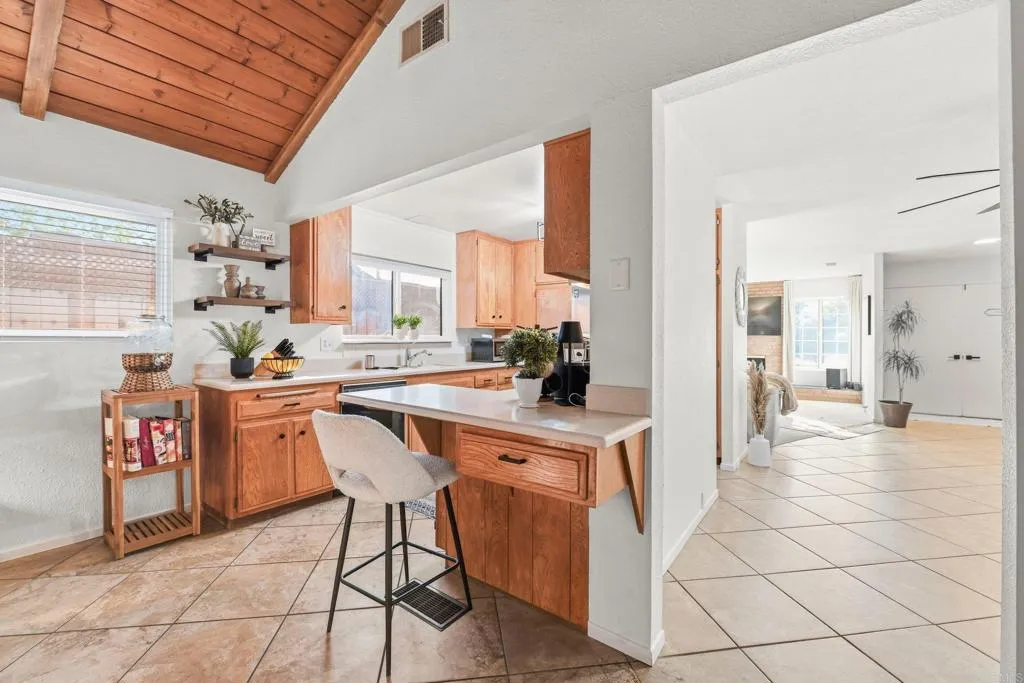 https://cdn.realtyfeed.com/cdn/127/306714577/aefe5e7f1a92abc9a4cb48c137e515d2.webp