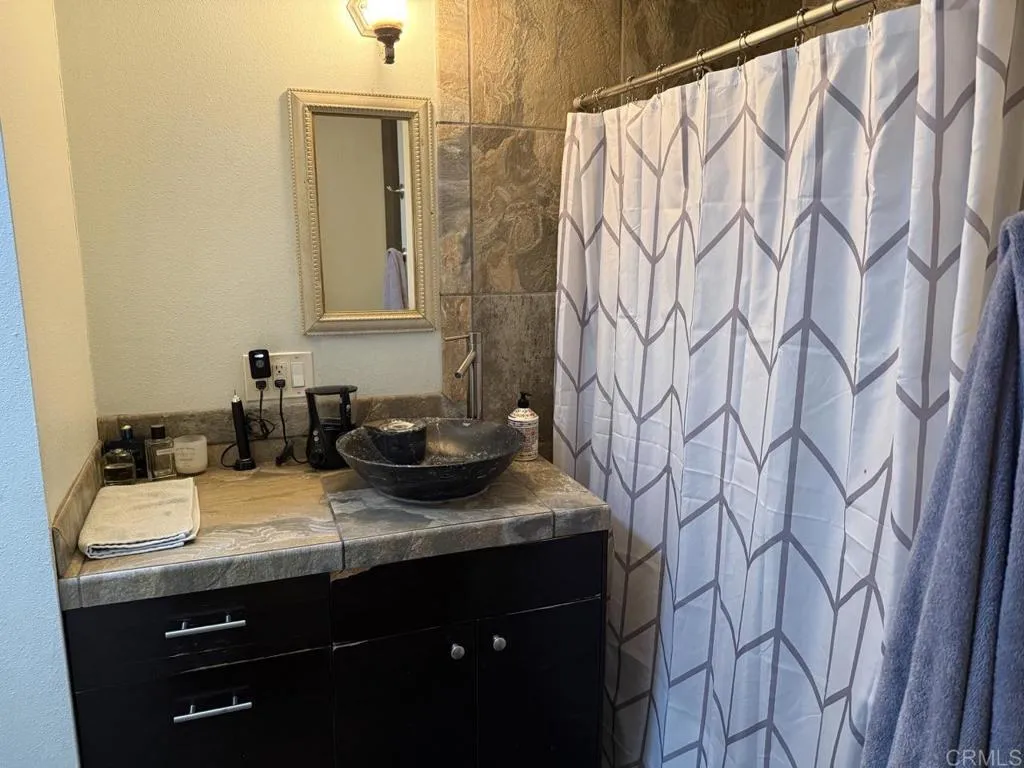 https://cdn.realtyfeed.com/cdn/127/306714588/eb4a4b5f75420bec976bd7a8d9679d58.webp