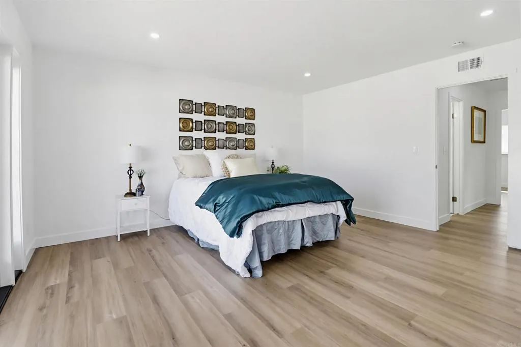https://cdn.realtyfeed.com/cdn/127/306714607/55693f5ef30d62a3aedc50df516faf12.webp