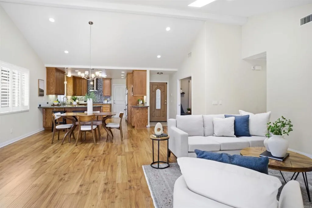 https://cdn.realtyfeed.com/cdn/127/306714611/016fc84d4b88b6ec6d8006fec0c38dd2.webp