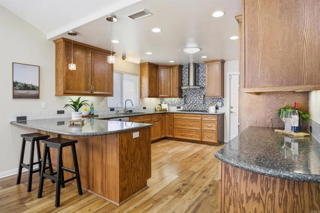 https://cdn.realtyfeed.com/cdn/127/306714611/086b0e7d9b0de06c802e4b78479f93e2.webp
