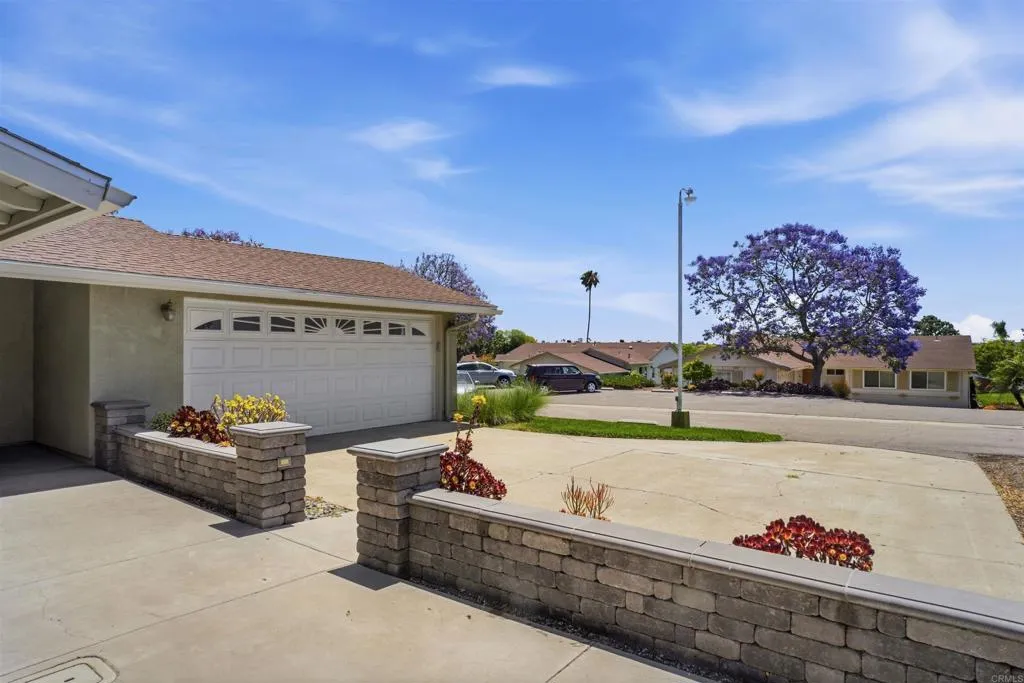 https://cdn.realtyfeed.com/cdn/127/306714611/89d9f1f8b42e97ae222895aa8f1a8808.webp
