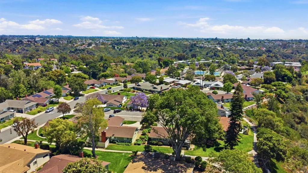 https://cdn.realtyfeed.com/cdn/127/306714611/a4faad1c4ef4e550861128dd558c4f2d.webp