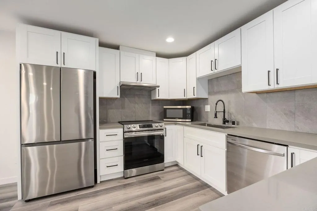 19120 Avenue Of The Oaks UNIT A, Newhall, CA, 91321