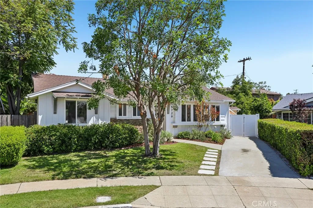 Lake Balboa, CA 91406