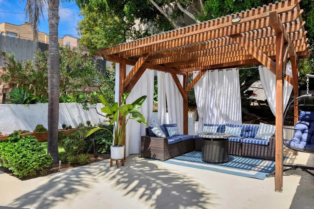 https://cdn.realtyfeed.com/cdn/127/306714656/2ea4c8816db52447e7c3fc51b647ed15.webp
