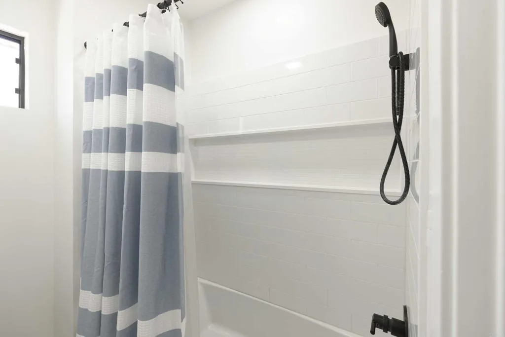 https://cdn.realtyfeed.com/cdn/127/306714656/a1df0765613041cb4ba8bd2d0fe9ad2f.webp
