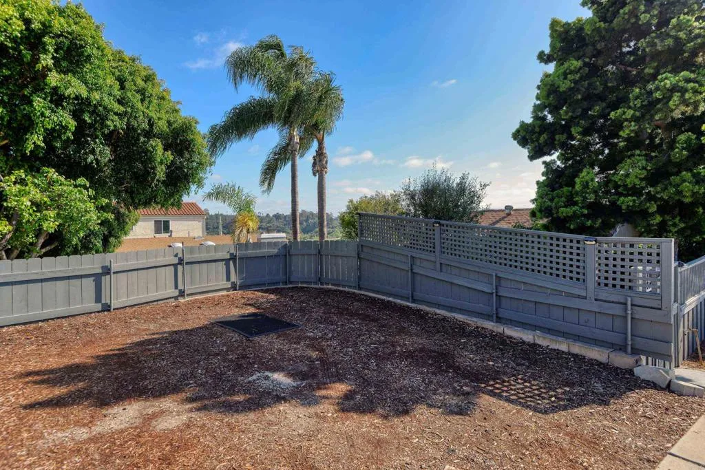 https://cdn.realtyfeed.com/cdn/127/306714656/a5a250ce4fe0f7d7044ddeeb9fb945c4.webp