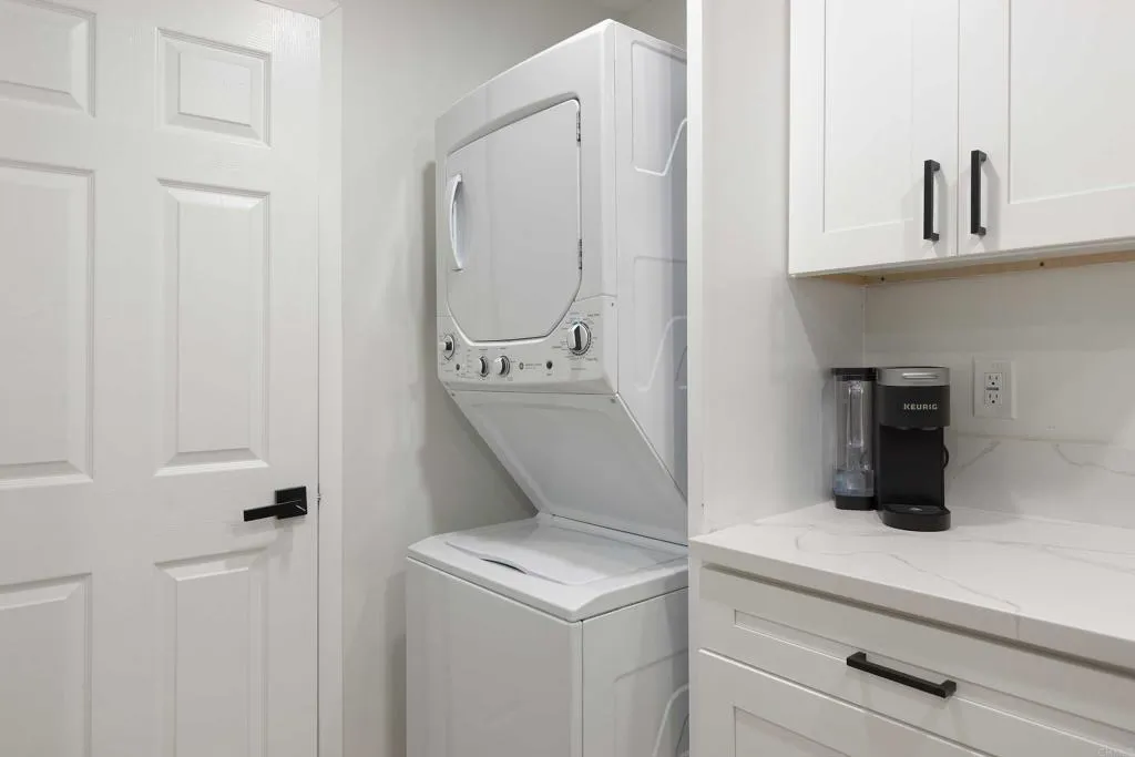https://cdn.realtyfeed.com/cdn/127/306714656/bb83a307621bababcc7a75f096faf3af.webp