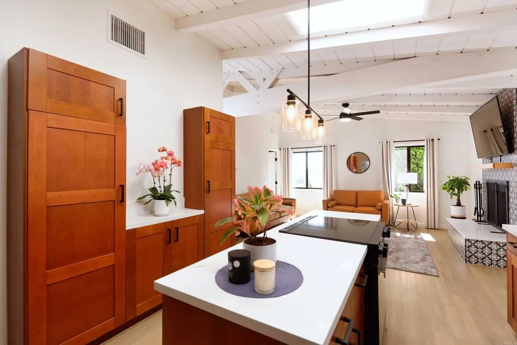 https://cdn.realtyfeed.com/cdn/127/306714656/c9890f3b412f01c5fa80beea3c2dc7c2.webp