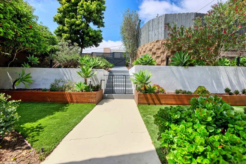 https://cdn.realtyfeed.com/cdn/127/306714656/caa5a6533fb384c1f361726c5bacc664.webp