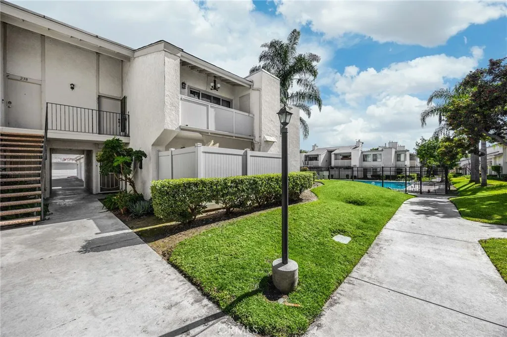 La Habra, CA 90631