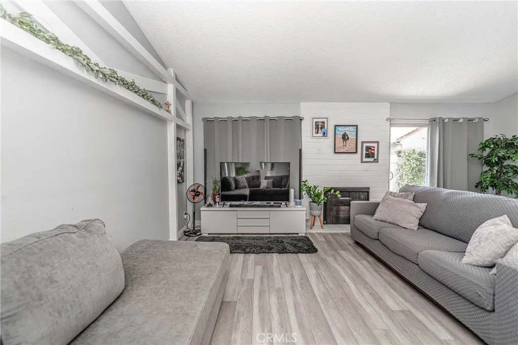 26212 Rainbow Glen, Newhall, CA, 91321 26212 Rainbow Glen, Newhall, CA, 91321