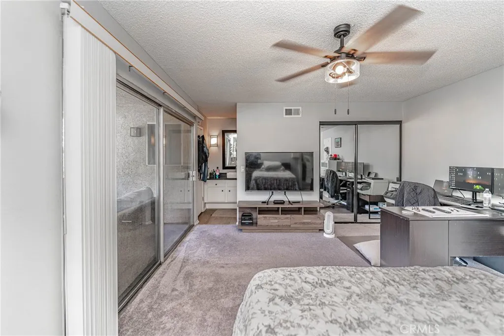 26212 Rainbow Glen, Newhall, CA, 91321 26212 Rainbow Glen, Newhall, CA, 91321