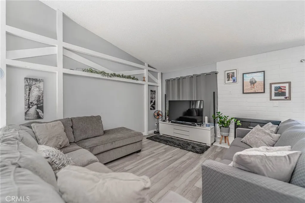 26212 Rainbow Glen, Newhall, CA, 91321 26212 Rainbow Glen, Newhall, CA, 91321
