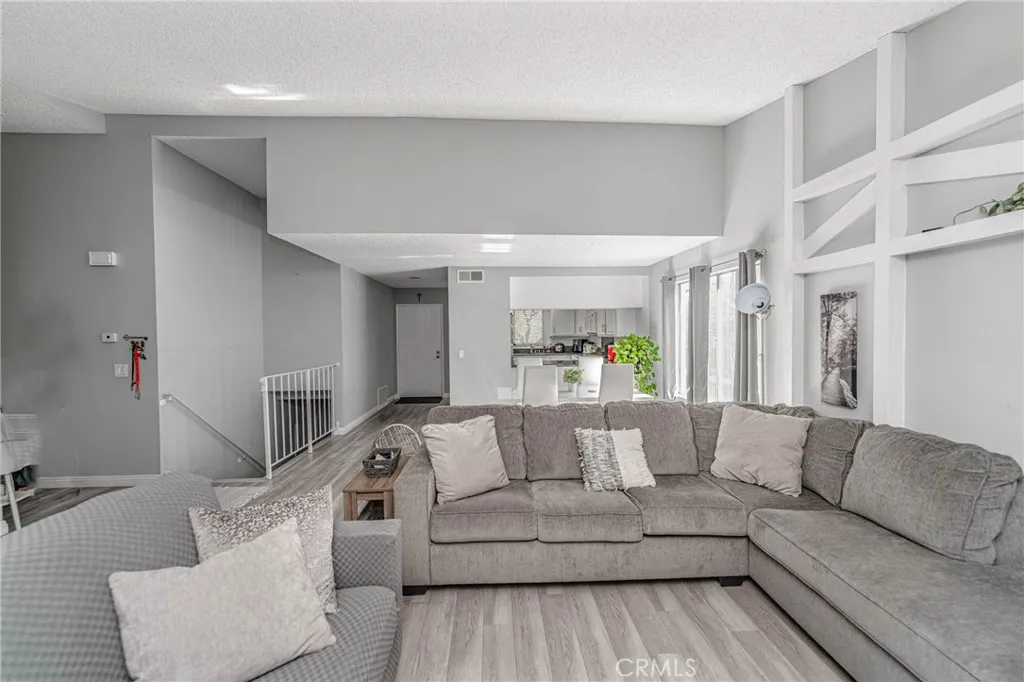 26212 Rainbow Glen, Newhall, CA, 91321 26212 Rainbow Glen, Newhall, CA, 91321