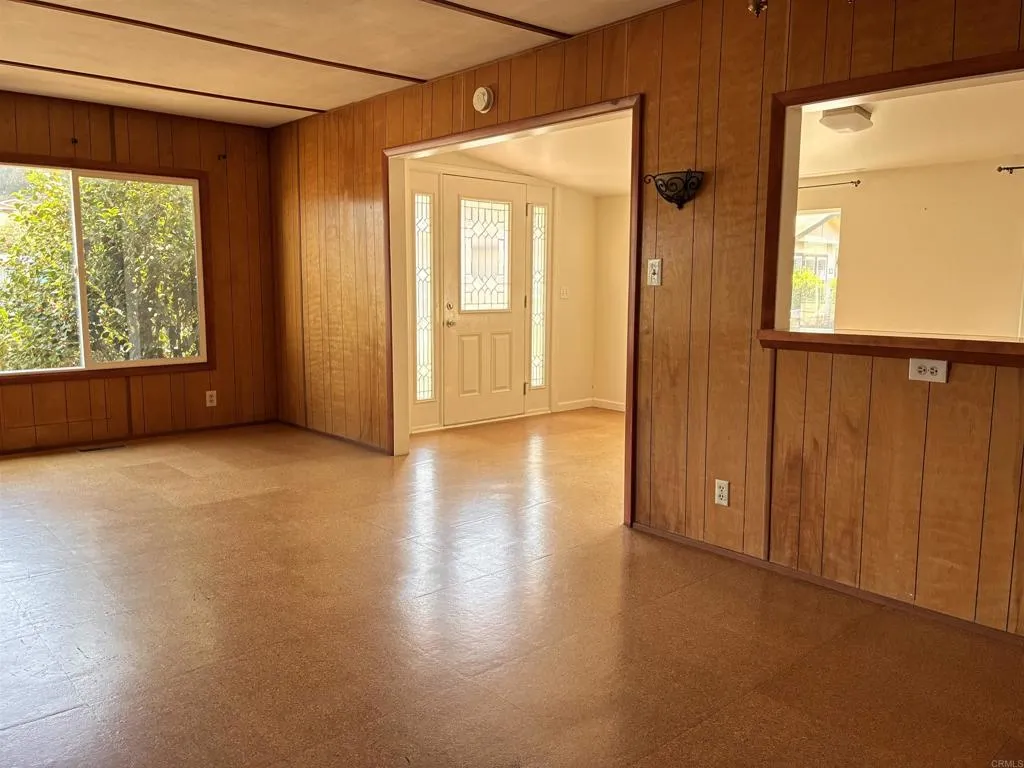 https://cdn.realtyfeed.com/cdn/127/306714733/8b245bea590fd0af0a98b9936d3e66fc.webp
