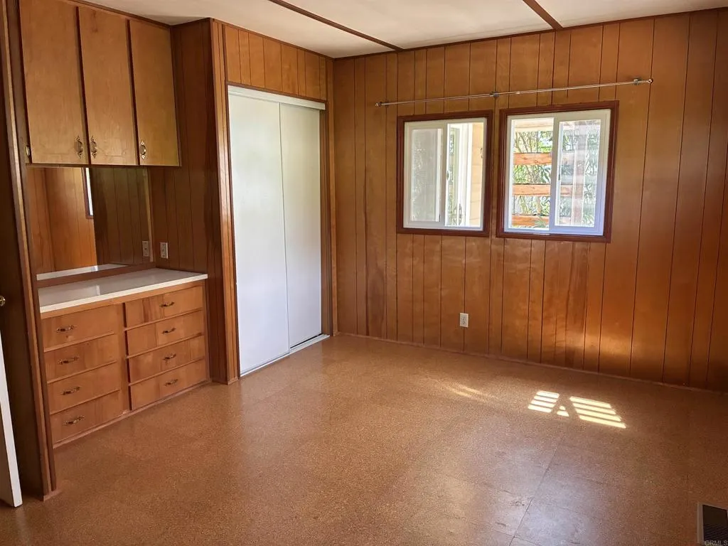 https://cdn.realtyfeed.com/cdn/127/306714733/efe89b456f0a9a47298ac5852d1114ab.webp