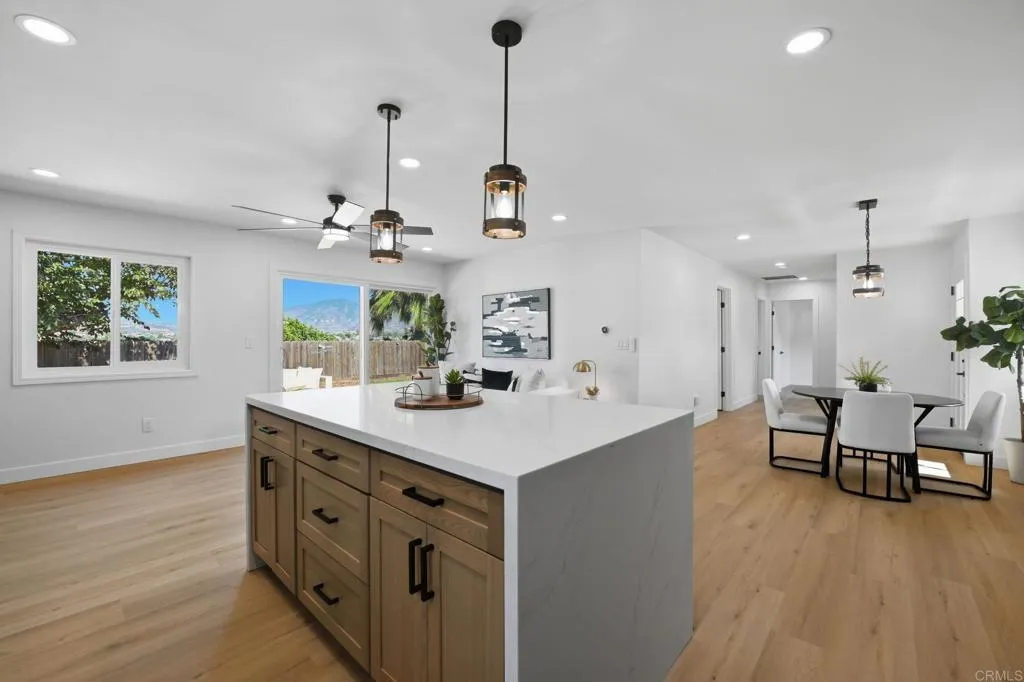 https://cdn.realtyfeed.com/cdn/127/306714758/48b66523466beee39692a7c4ef19ad2d.webp