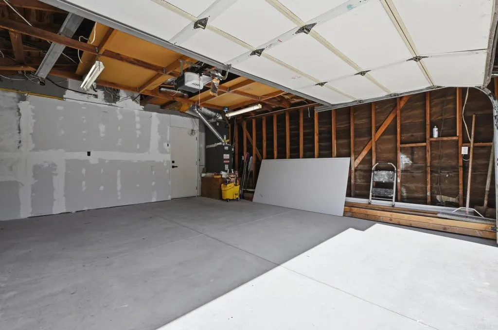 https://cdn.realtyfeed.com/cdn/127/306714758/7b9a9931f8e10e5a5825c1d1bf3d4fb0.webp