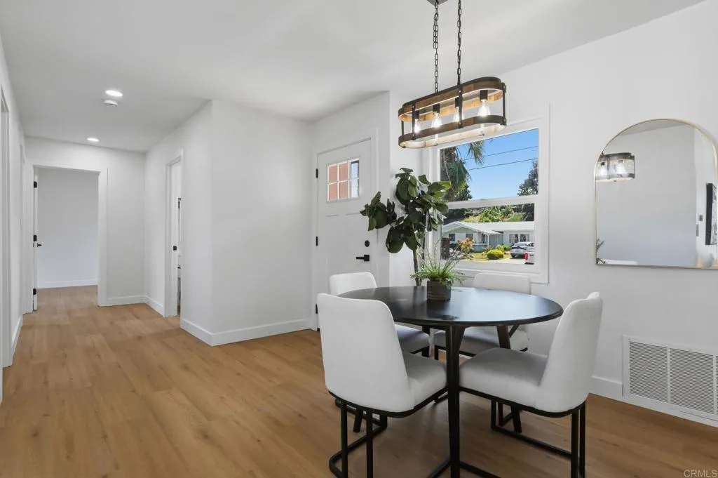 https://cdn.realtyfeed.com/cdn/127/306714758/b697b70ad4b769b3836f20a971bca631.webp
