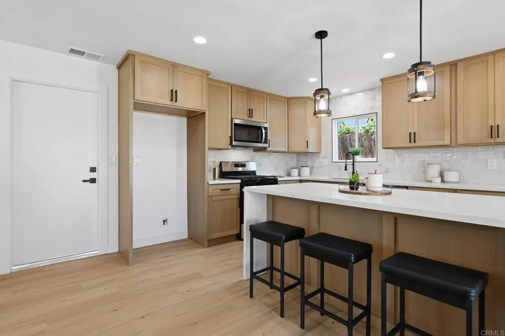 https://cdn.realtyfeed.com/cdn/127/306714758/d11f86335ecd2ad06ab92d0d0dc34207.webp