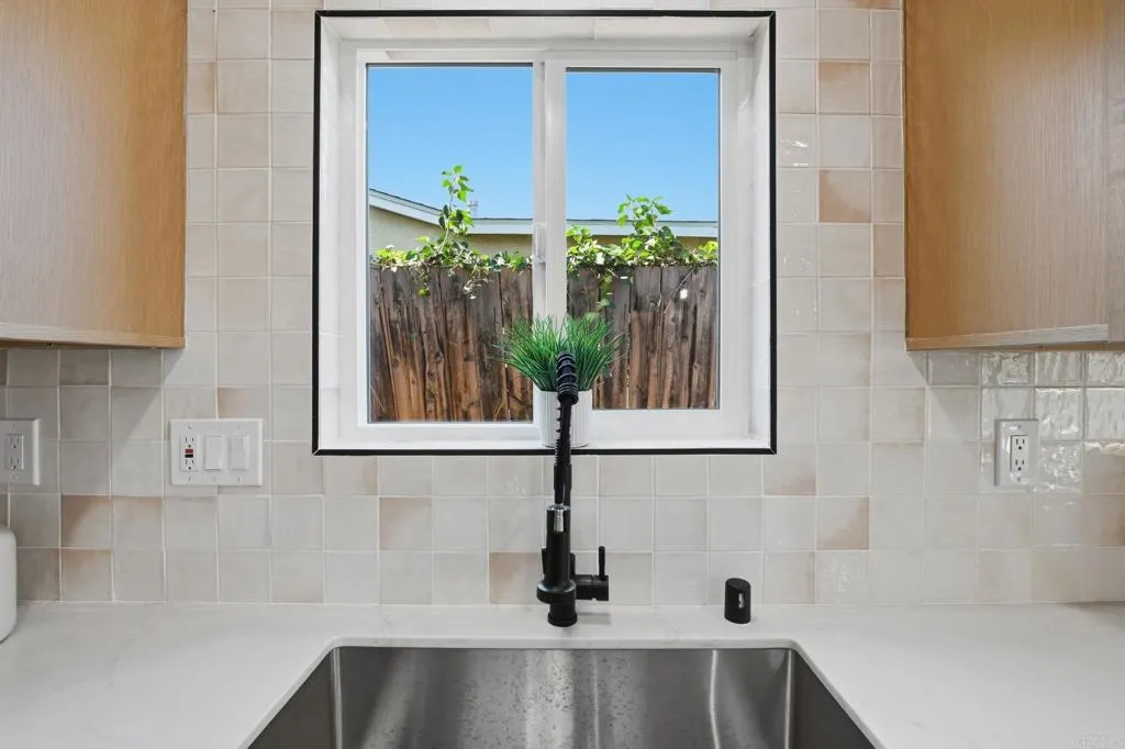 https://cdn.realtyfeed.com/cdn/127/306714758/eb8f3b3ae89a032102a93a60661b6d0d.webp