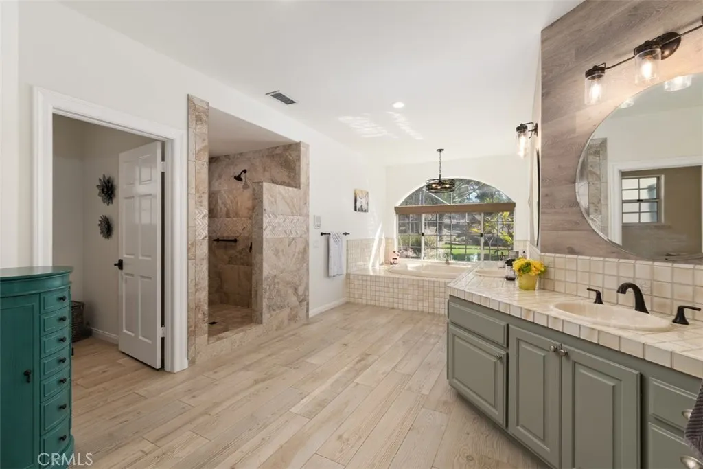 https://cdn.realtyfeed.com/cdn/127/306714760/8107c7724e24e84be7086a1352105c58.webp