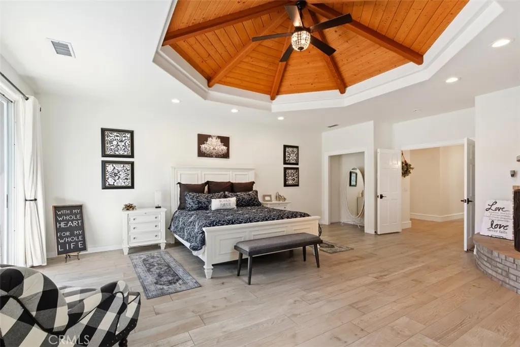 https://cdn.realtyfeed.com/cdn/127/306714760/8b4d97ed4ec3448a835c629d3e7ad2ee.webp