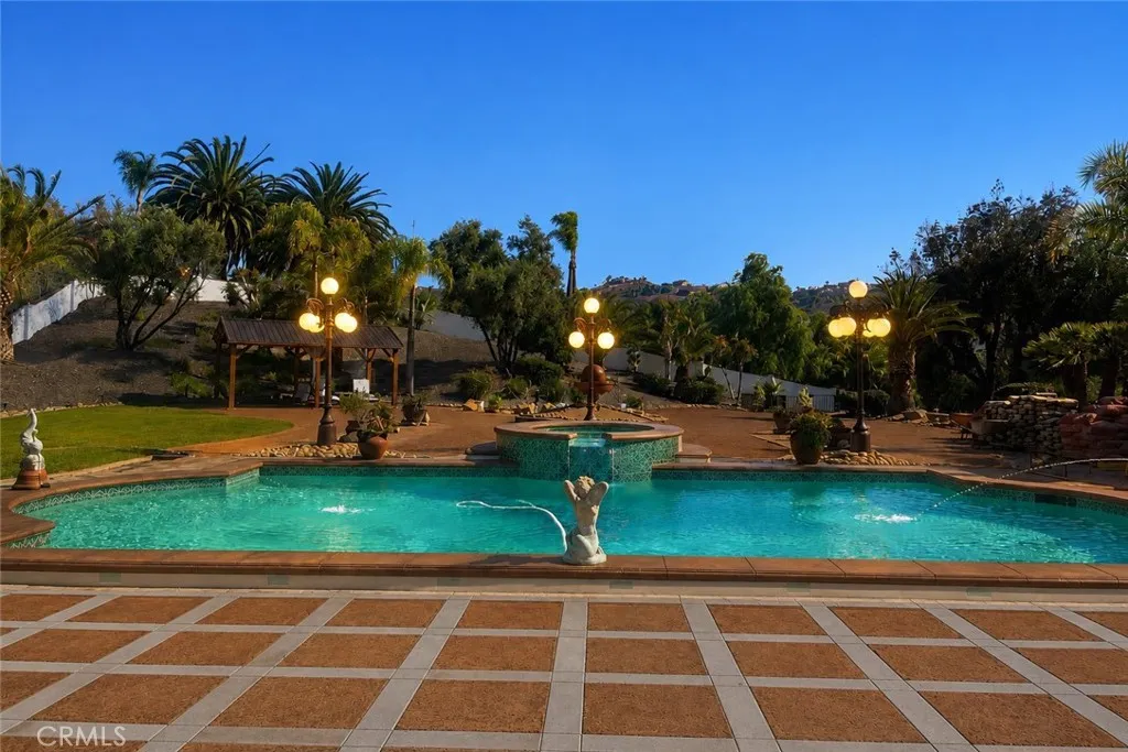 https://cdn.realtyfeed.com/cdn/127/306714760/90a8f895f0bbd75c95e788fcb8620404.webp