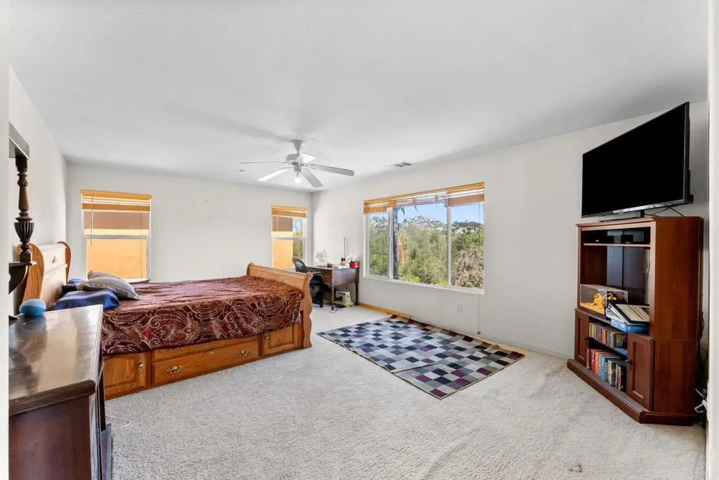 https://cdn.realtyfeed.com/cdn/127/306714771/1250cdd381459f331048d03f9e53348d.webp