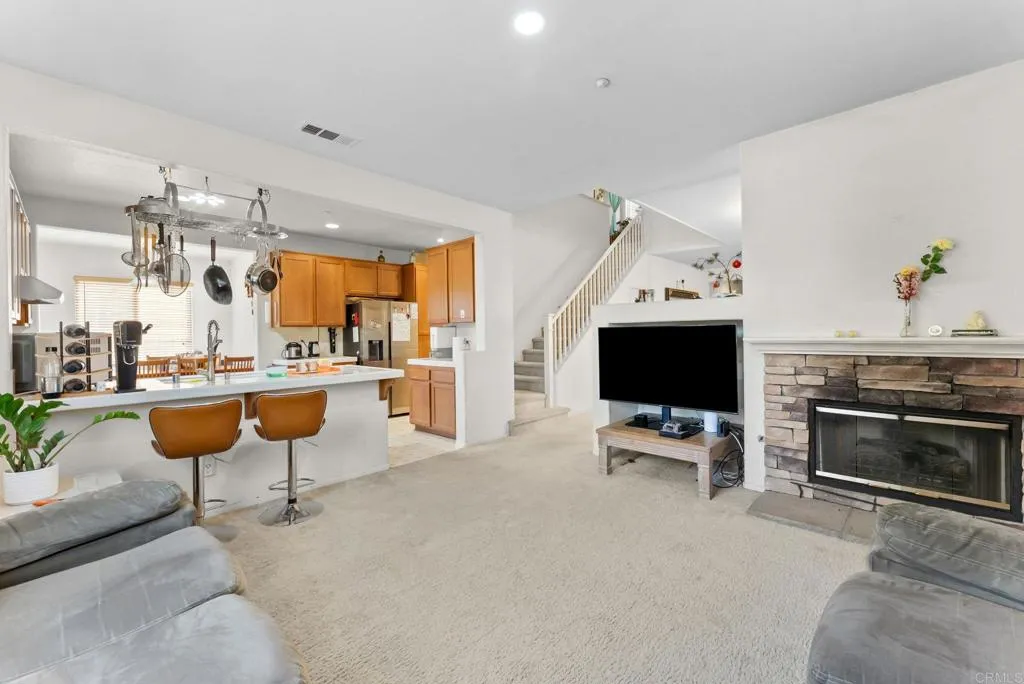 https://cdn.realtyfeed.com/cdn/127/306714771/216a03c61e7eb0d2402a3ebdfc86c71b.webp