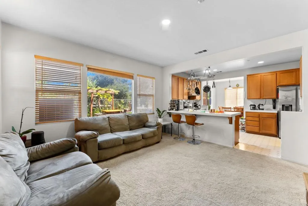 https://cdn.realtyfeed.com/cdn/127/306714771/a4a48395127fd82d56d609a14d34f4b4.webp