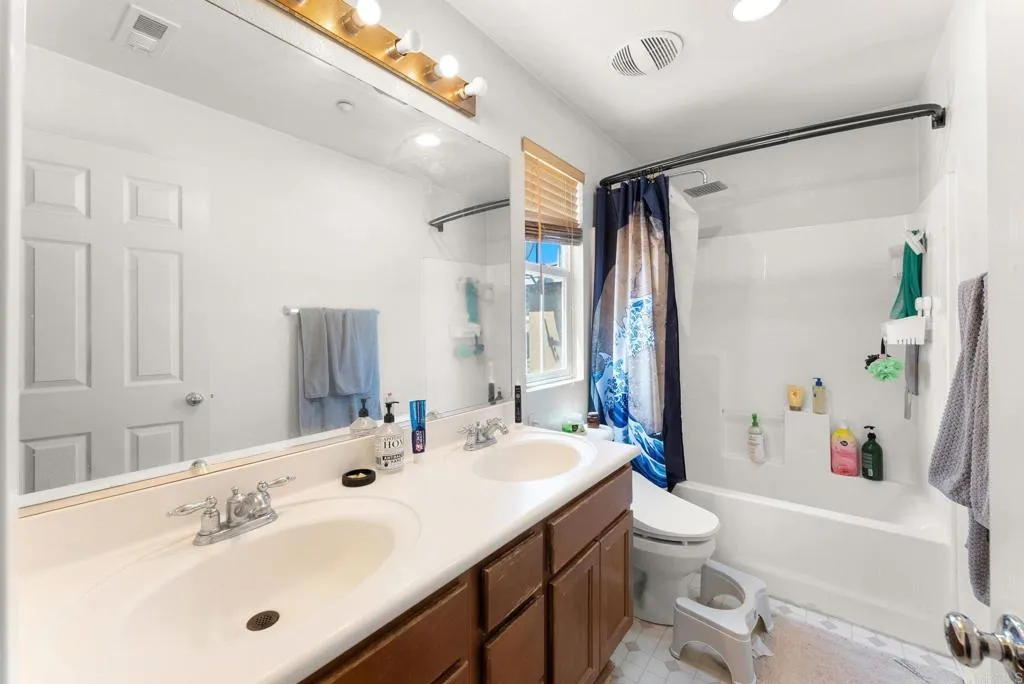 https://cdn.realtyfeed.com/cdn/127/306714771/ffbe865fd060a307e5d1587ead6f105e.webp