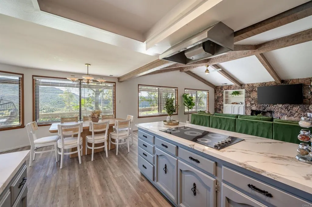 https://cdn.realtyfeed.com/cdn/127/306714774/6b8ad6673c4cf089e8f12d90791ead19.webp