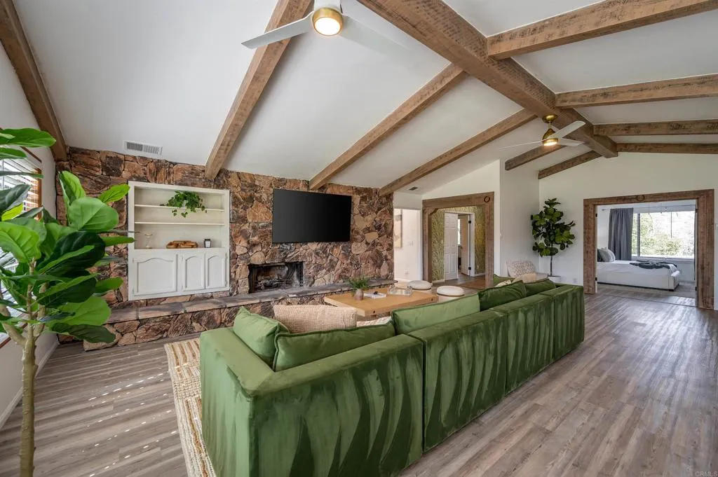 https://cdn.realtyfeed.com/cdn/127/306714774/b66d7e45ff3bd2c5b8f59dc448518576.webp