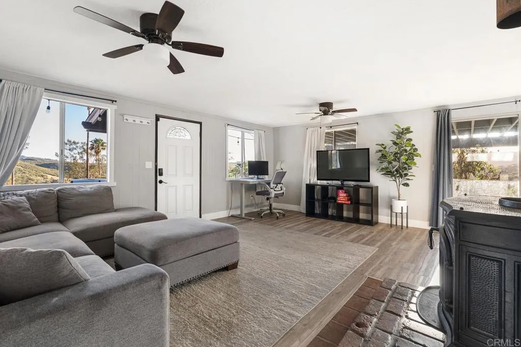 https://cdn.realtyfeed.com/cdn/127/306714774/e3828b82f6e2995b30ff8e092ce725b8.webp