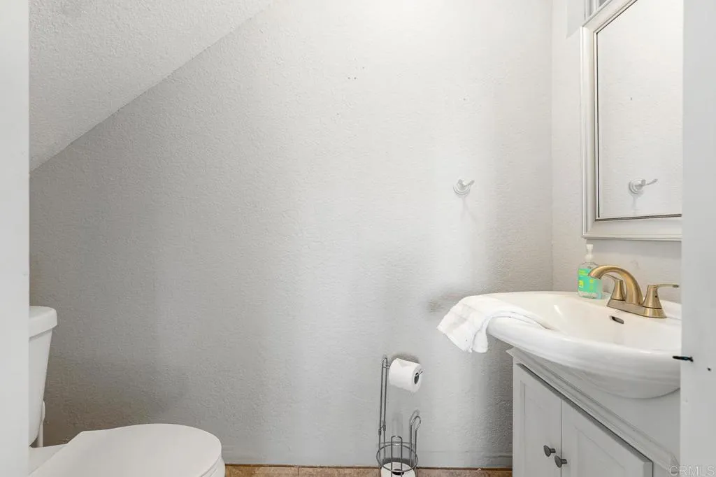 https://cdn.realtyfeed.com/cdn/127/306714774/f7b7915e44b0418cab61b66786e7459e.webp