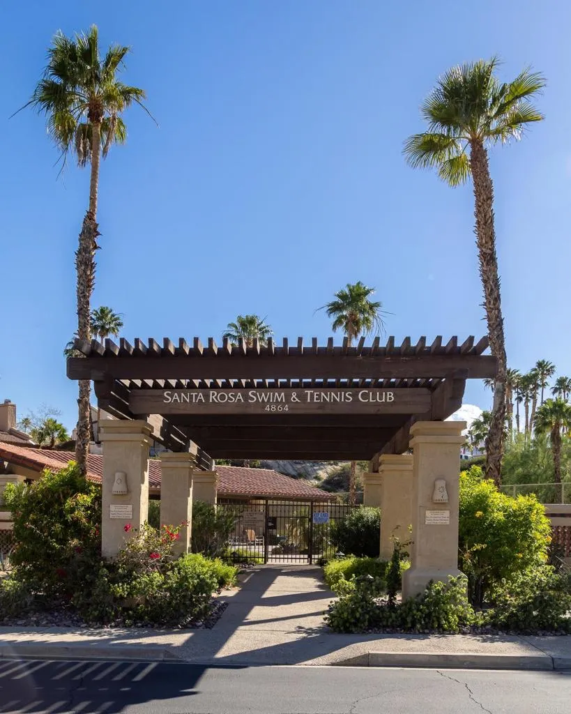 https://cdn.realtyfeed.com/cdn/127/306714793/52ca78e79b4e3b5745d8d94c7908e4ac.webp