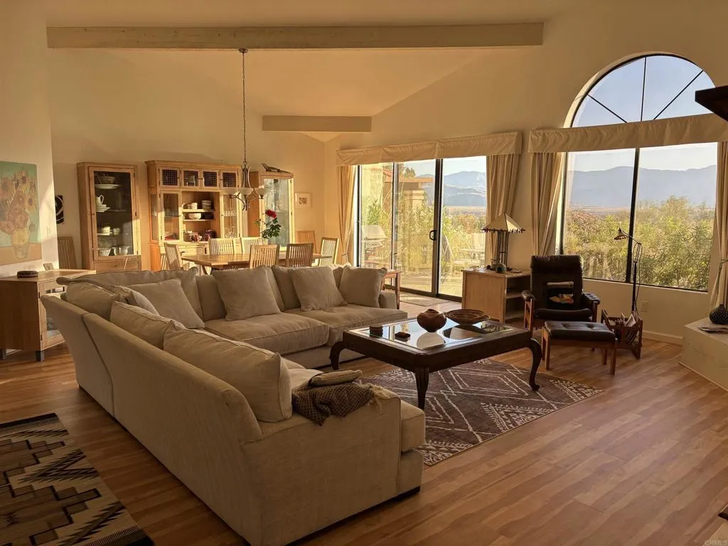 https://cdn.realtyfeed.com/cdn/127/306714793/8d595404e4e510cbcf4585c5c400fb54.webp